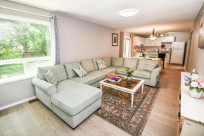 Lake Simcoe Retreat 5 Bedroom Vacation Home Near Innisfil Beach Park